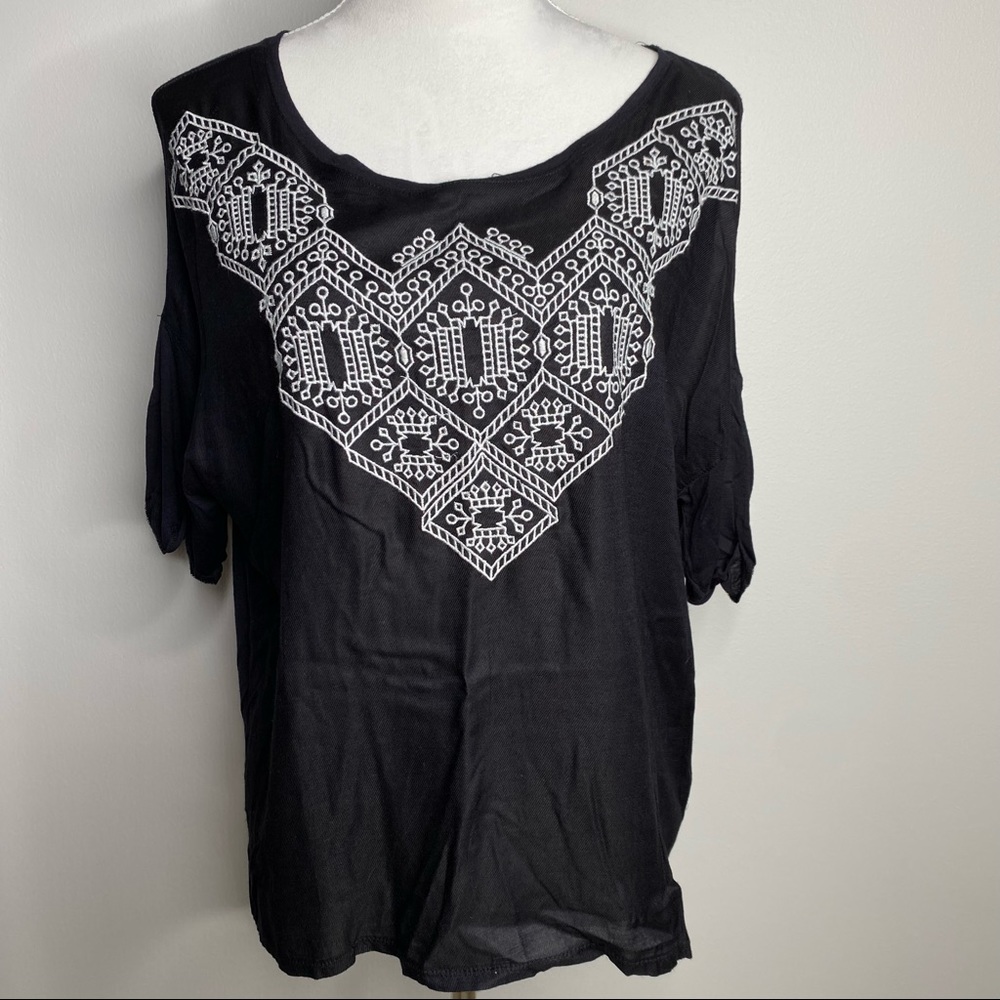 5/$25! Lucky Brand NWT black and white boho scoop neck top size medium